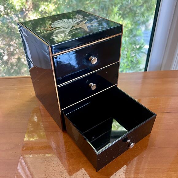 Vintage Otagiri Black Lacquer Jewelry Box with Mirror & Seashell Design - Picture 12 of 16